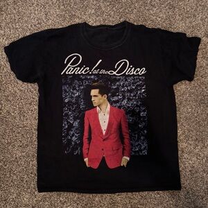 Panic! At the Disco Brendon Urie Hot Topic T-Shirt Tee Top Size Large
